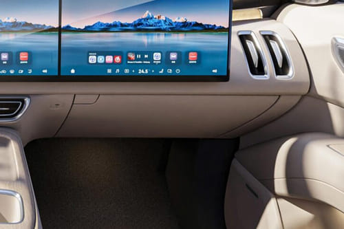 Deepal S09 Glove Box