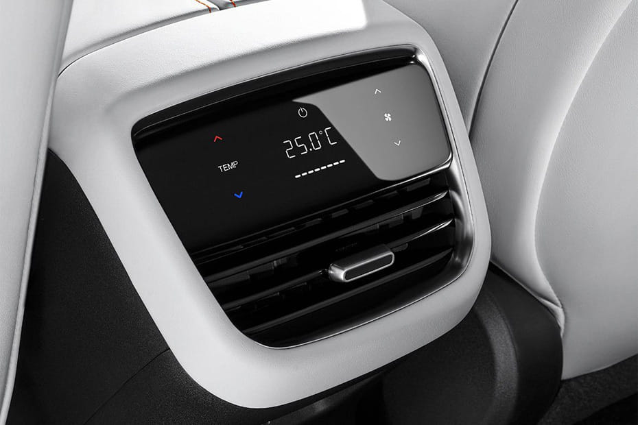 إل 07 Rear AC Controls