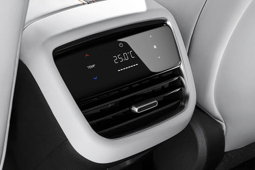 إل 07 Rear AC Controls