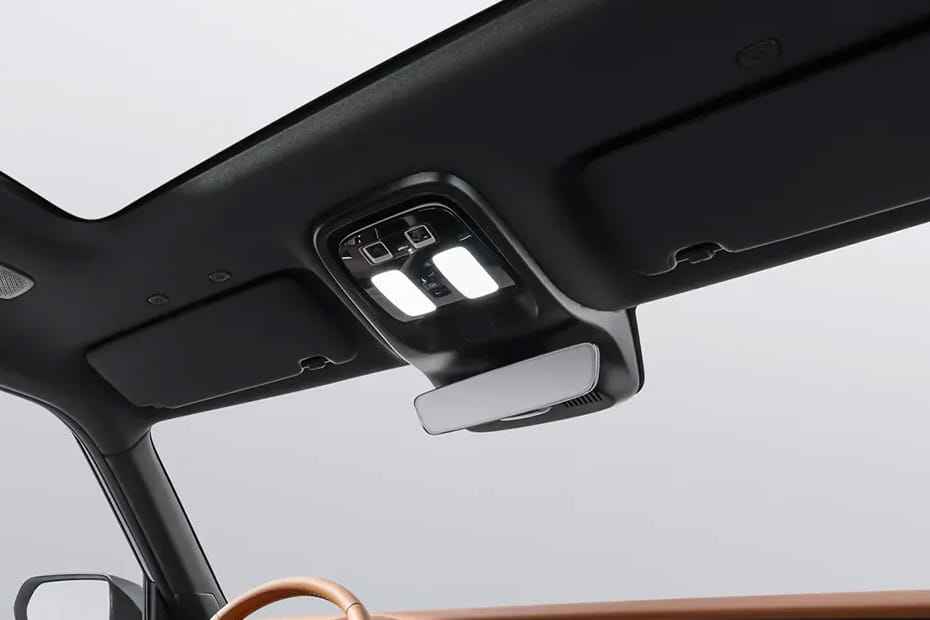 G318 Courtesy Lamps