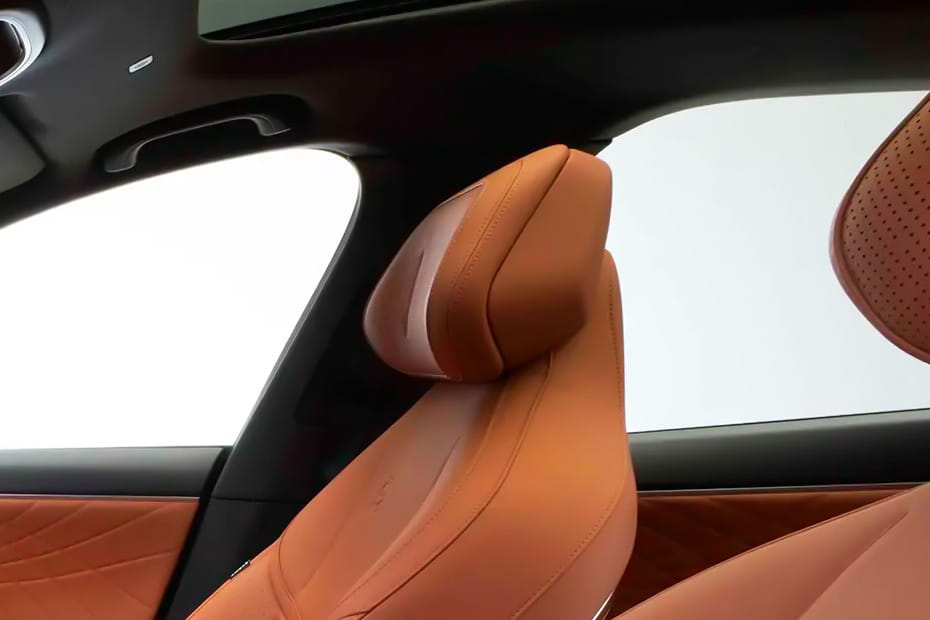 S07 Front Seat Headrest