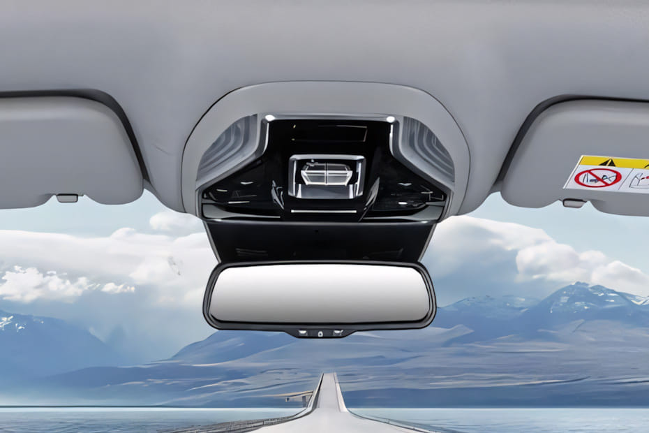 Grand Avenue Plus Courtesy Lamps