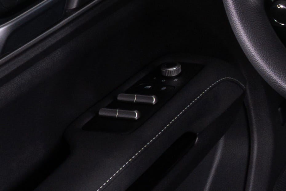 JMC Vigus Drivers Side In Side Door Controls