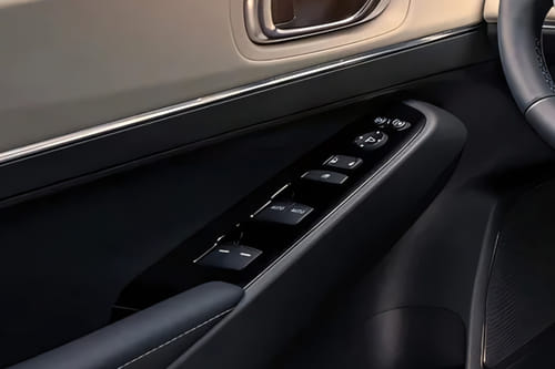 Honda HR-V Drivers Side In Side Door Controls