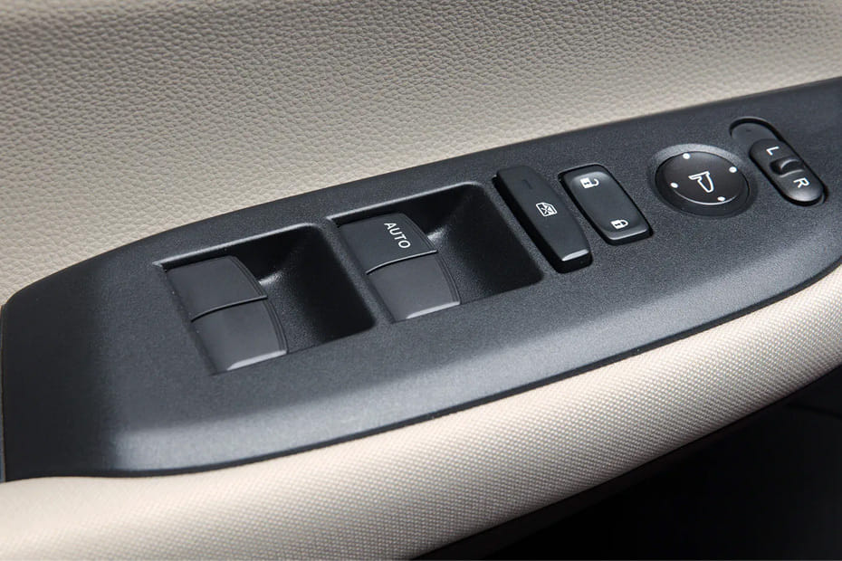 هوندا مدينة Drivers Side In Side Door Controls