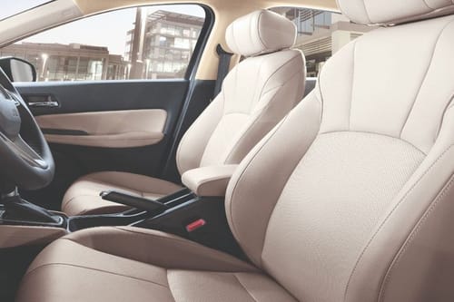 مدينة Front Seats