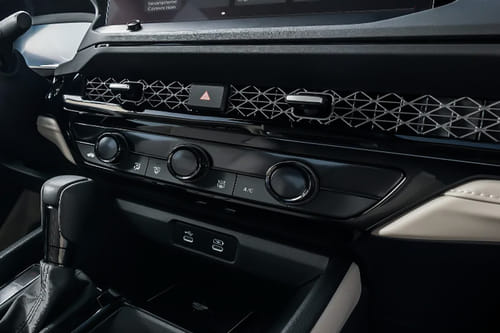 Front AC Controls of Honda ACCORD E HEV