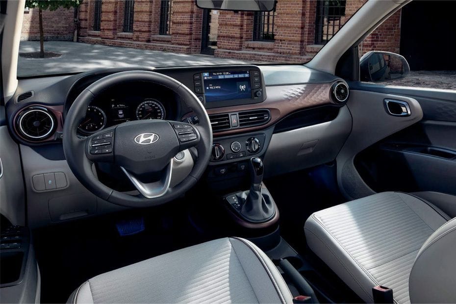 Dashboard View of جراند آي 10