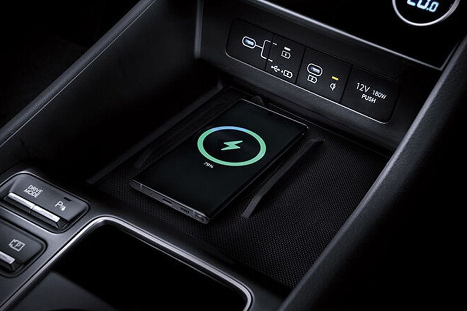 Power Accessories Outlet View of هيونداي سوناتا