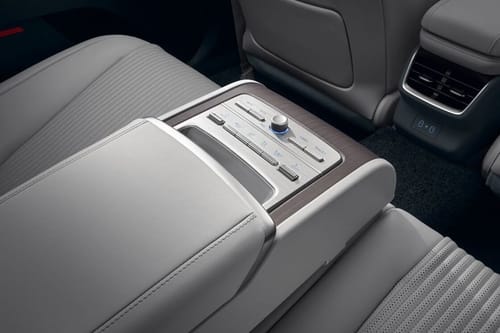 أزيرا Armrest Rear