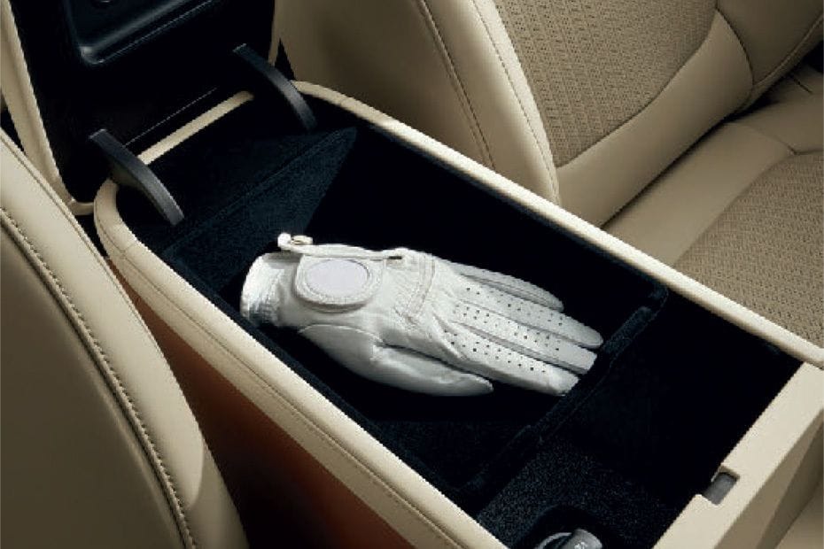 هيونداي أزيرا Glove Box