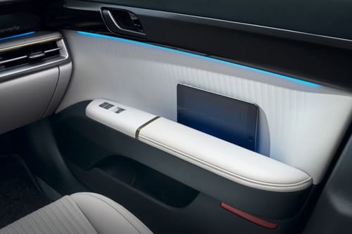 Side Bottle Holder of أزيرا