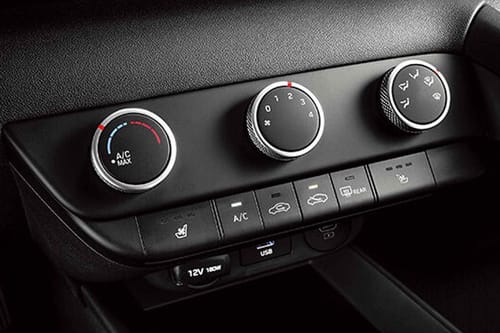 Front AC Controls of هيونداي إلنترا