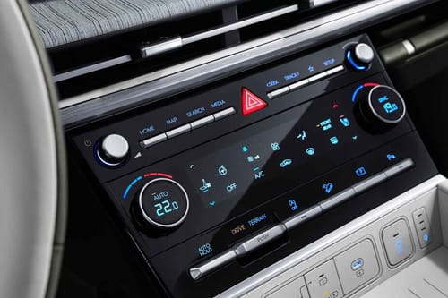 Front AC Controls of هيونداي سانتا في