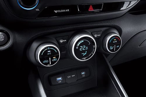 Front AC Controls of Hyundai Venue