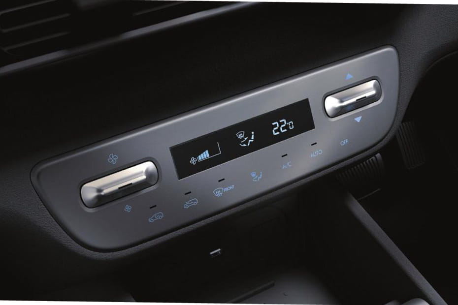 Front AC Controls of هيونداي ستارغيزر