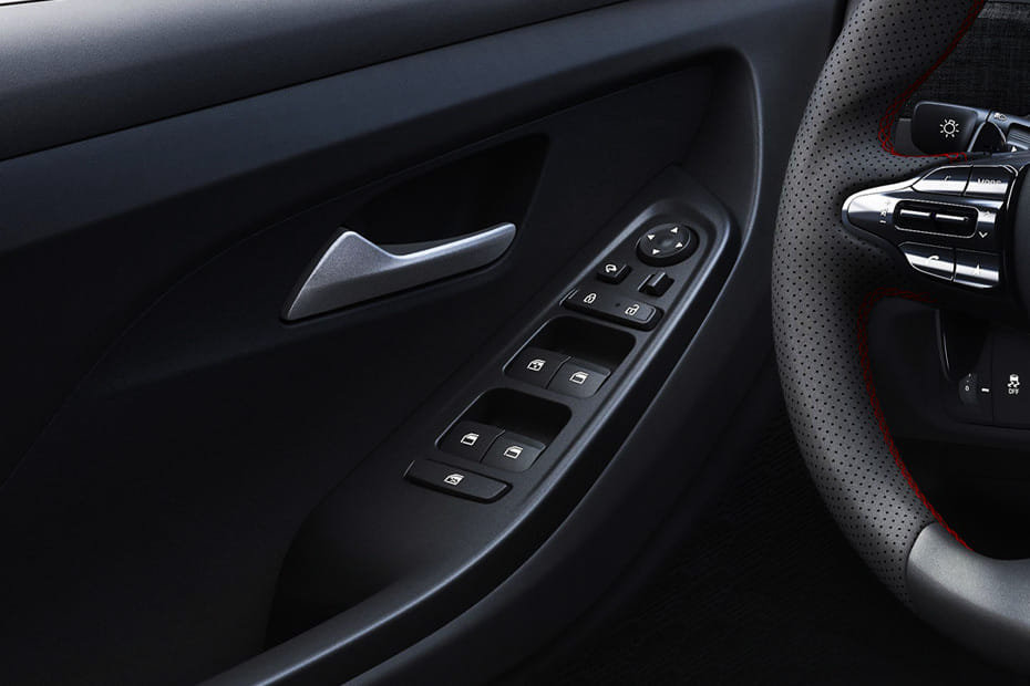 هيونداي كريتا Drivers Side In Side Door Controls