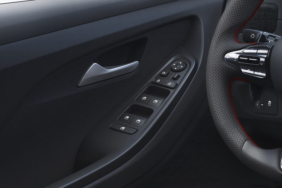 Hyundai Creta Drivers Side In Side Door Controls