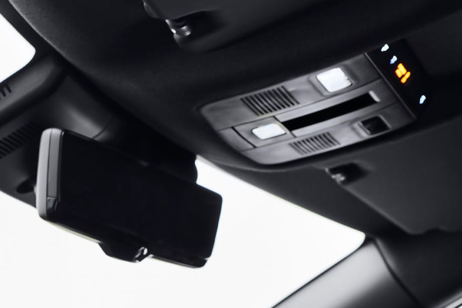 أيونيك 3 Courtesy Lamps