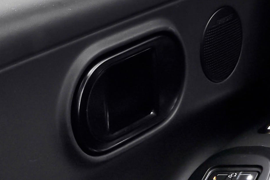 door handle interior of Hyundai Ioniq 3