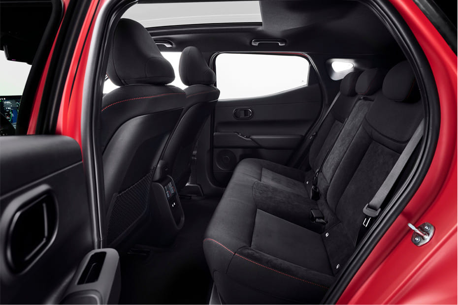 هيونداي أيونيك 3 Rear Seats