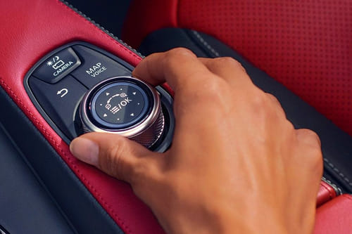 Center Controls of انفنتي QX55