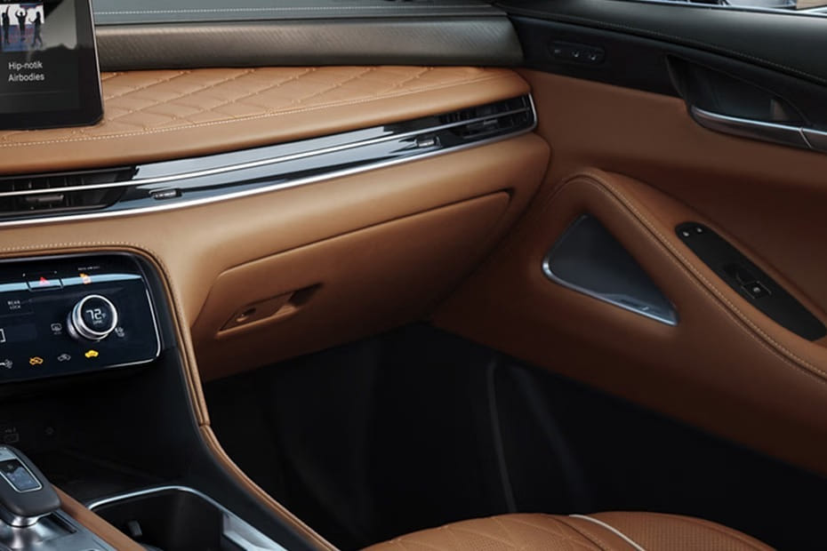 Infiniti QX60 (2024-2025) Passengers View