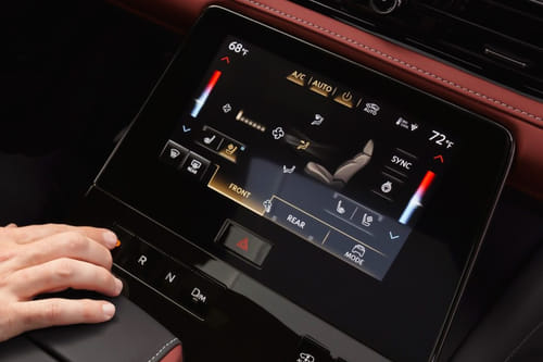 Front AC Controls of Infiniti QX80
