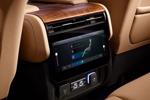 جراند واجونير Rear AC Controls