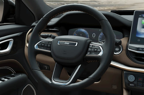 جيب كوماندَر Steering Wheel