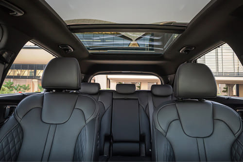 كيا سورينتو Front And Rear Seats Together