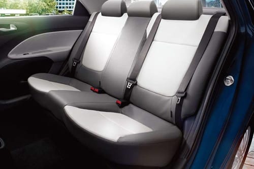 كيا بيجاس Rear Seats