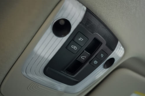 Seltos Courtesy Lamps