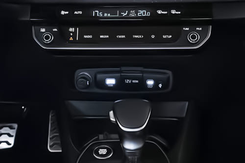 Power Accessories Outlet View of كيا K3