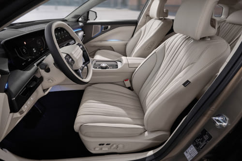 كيه 8  Front Seats