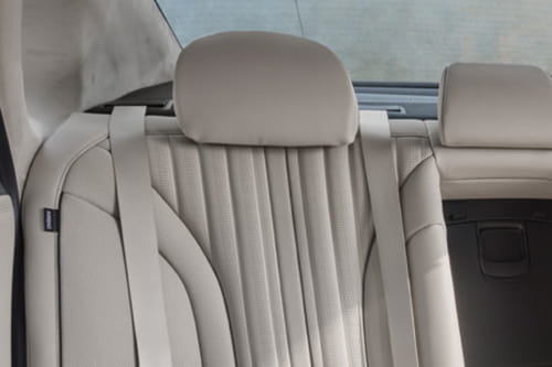 كيه 8  Rear Seat Head rest