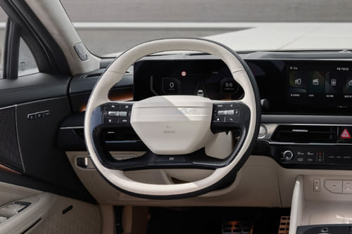 كيا كيه 8  Steering Wheel