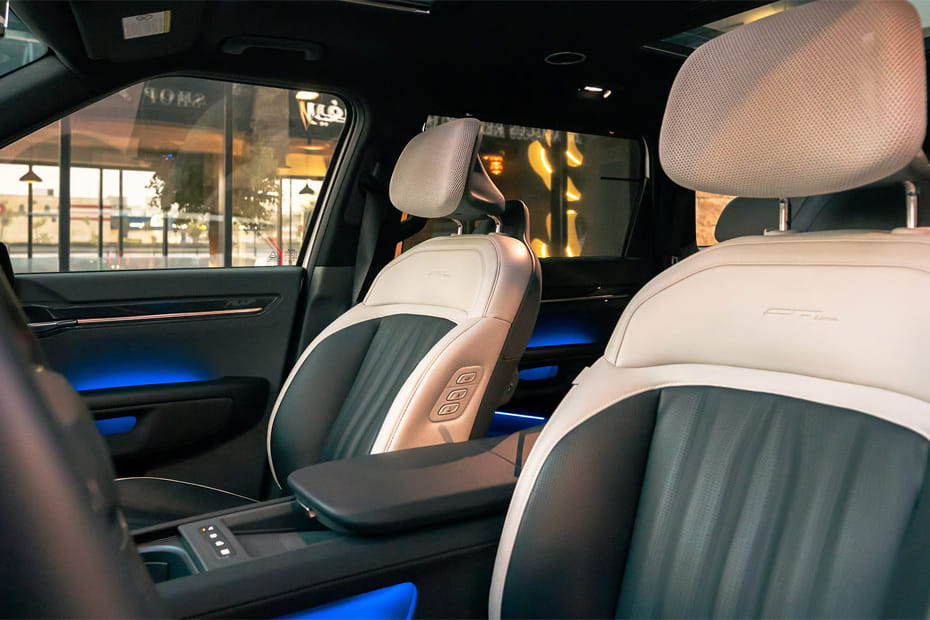 EV9 Front Seats