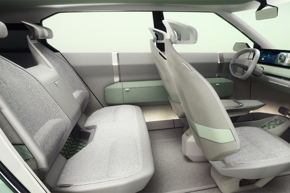 كيا إي في 3 Front And Rear Seats Together