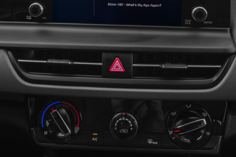 Front AC Controls of كيا سيلتوس 2026