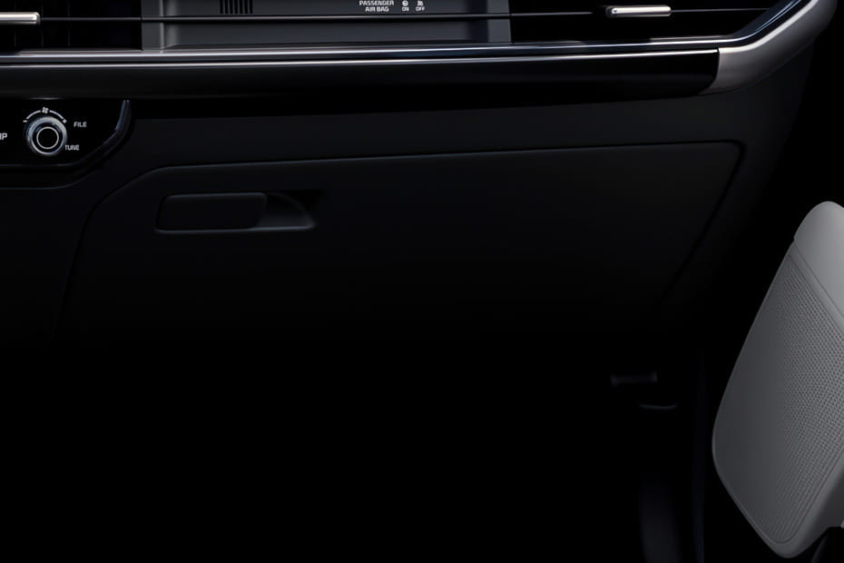 كيا ستونيك Glove Box