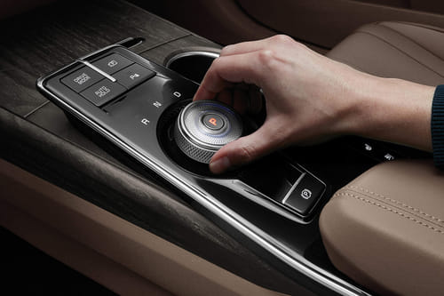 Center Controls of KIA K8 Hybrid