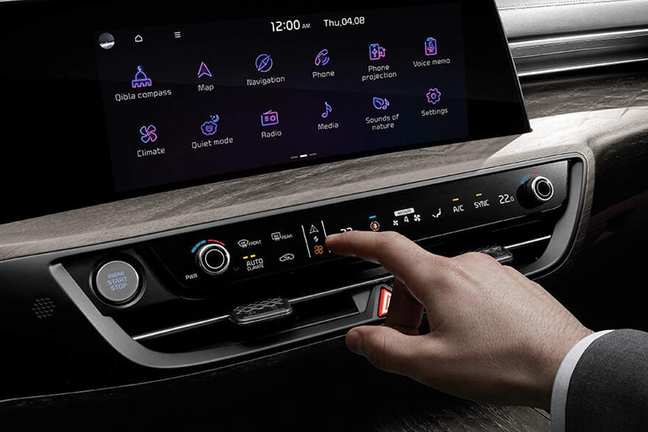 Front AC Controls of KIA K8 Hybrid