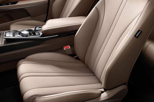 K8 Hybrid Front Seats