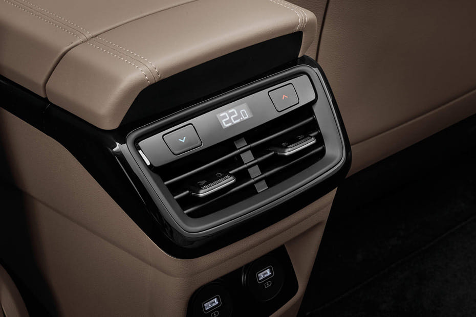 K8 Hybrid Rear AC Controls