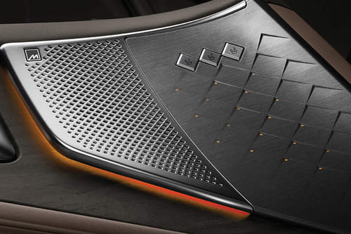 Speakers View of KIA K8 Hybrid