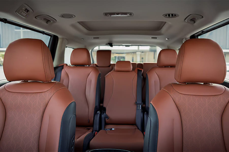 KIA Carnival Hybrid Front And Rear Seats Together