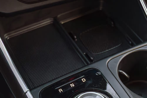 Power Accessories Outlet View of KIA Carnival Hybrid