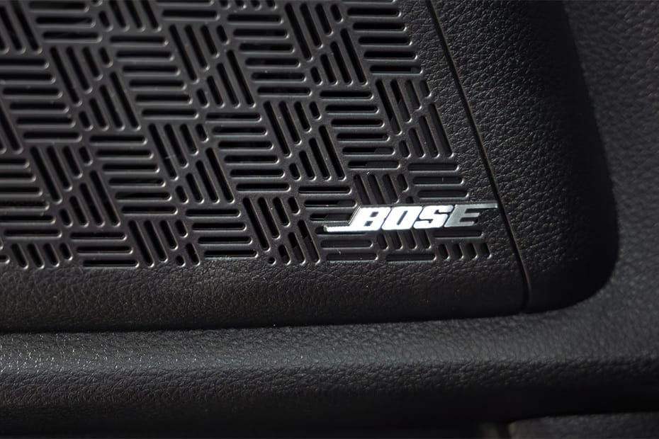 Speakers View of KIA Carnival Hybrid