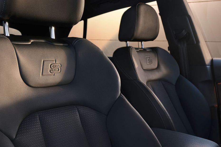 Q8 Front Seat Headrest